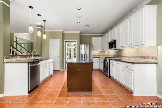 Image 12 of 44 For 18839 Agin Court