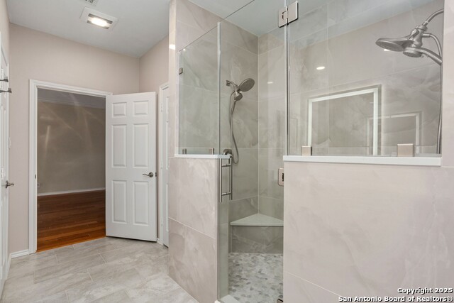 Image 18 of 44 For 18839 Agin Court