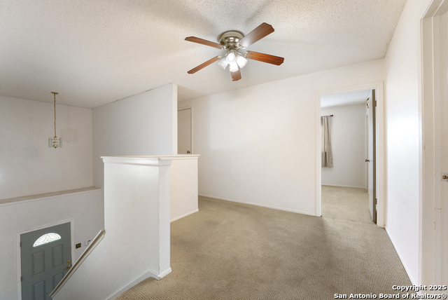 Listing photo id 15 for 6635 Meadow Dawn