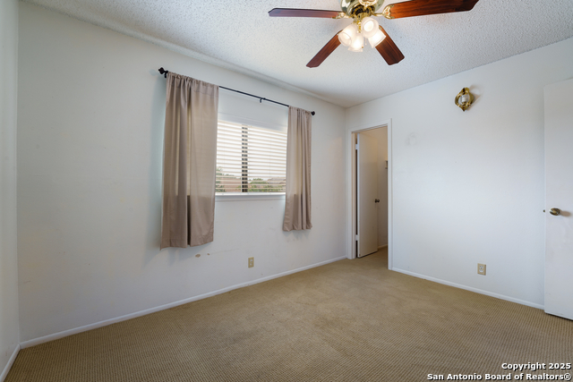 Listing photo id 20 for 6635 Meadow Dawn