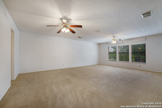 Listing photo id 24 for 6635 Meadow Dawn