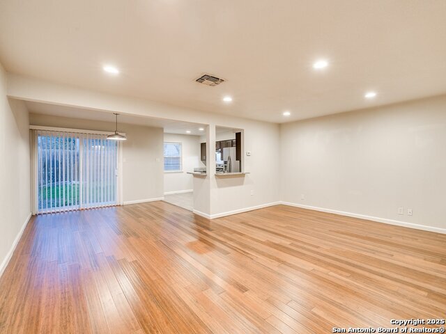 Image 10 of 41 For 100 Lorenz Rd.  1504