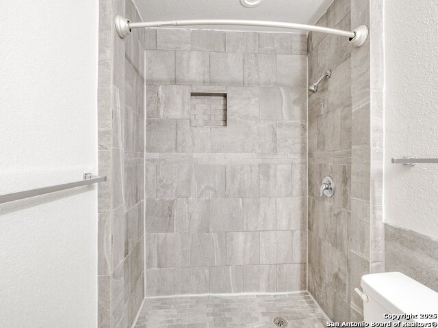 Image 23 of 41 For 100 Lorenz Rd.  1504