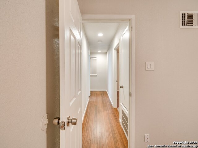 Image 32 of 41 For 100 Lorenz Rd.  1504