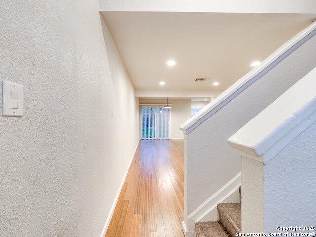 Image 6 of 41 For 100 Lorenz Rd.  1504