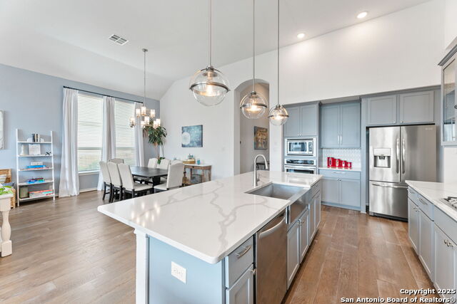 Listing photo id 13 for 12026 Bailey Hills