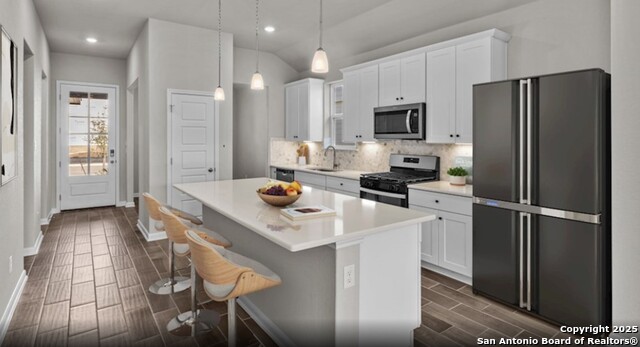 Listing photo id 0 for 15583 Bonnethead Road