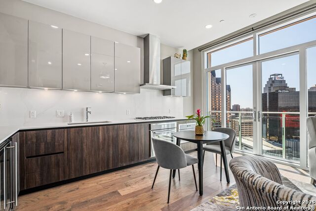 Image 2 of 26 For 123 Lexington  Apt 1