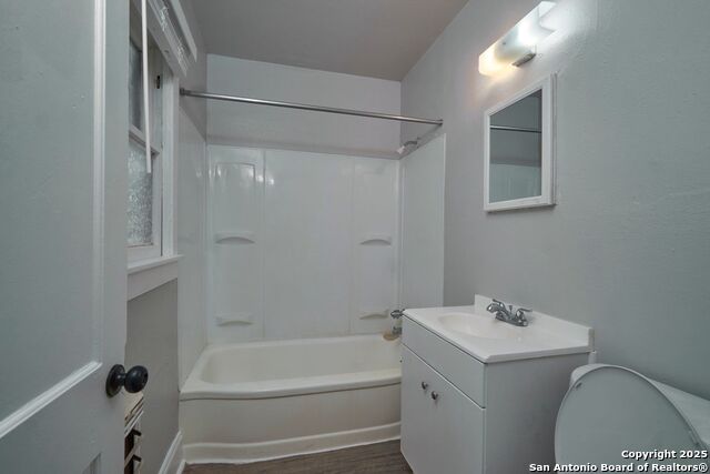 Image 6 of 10 For 218 Claremont  4