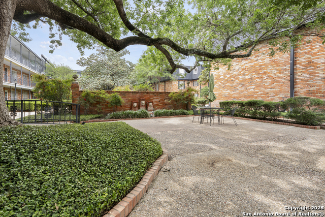 Image 13 of 13 For 8401 New Braunfels N 201