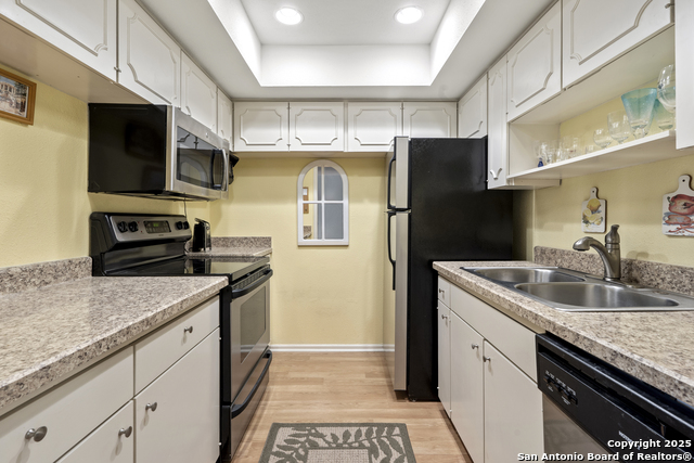 Image 6 of 13 For 8401 New Braunfels N 201