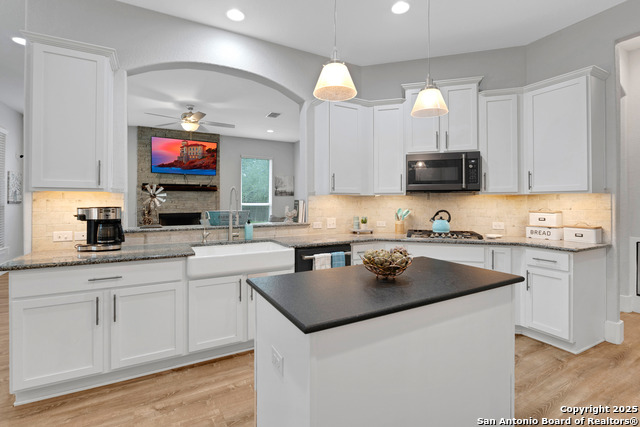 Image 12 of 56 For 522 Rayner Ranch Blvd