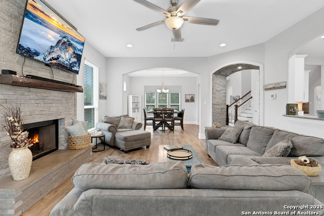 Image 4 of 56 For 522 Rayner Ranch Blvd