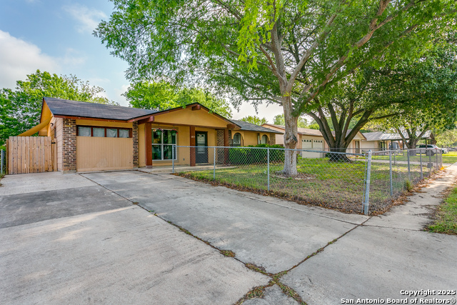 Image 3 of 25 For 6835 Spring Hurst