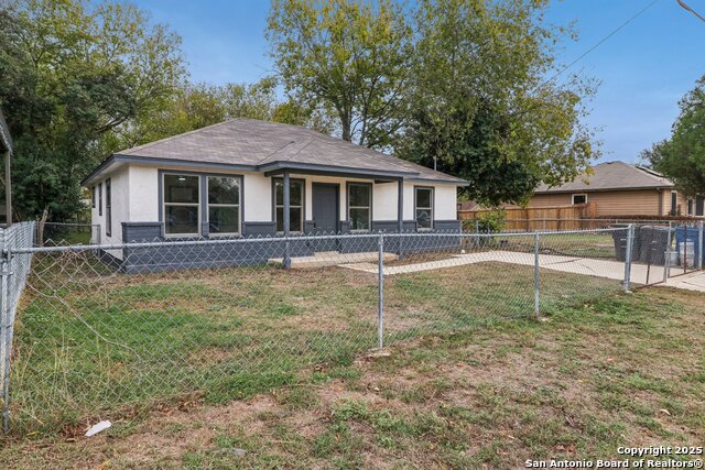 Image 8 of 55 For 228 Quinta  