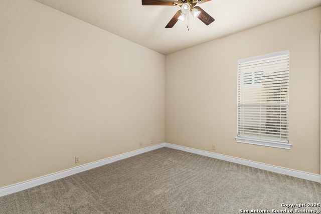 Image 7 of 33 For 25011 Fairway Springs