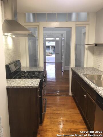 Image 11 of 26 For 203 Devine St