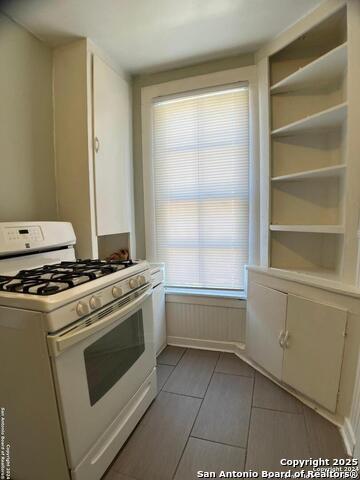 Image 19 of 26 For 203 Devine St