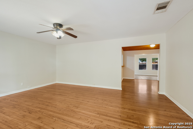 Image 11 of 34 For 147 Brees Blvd