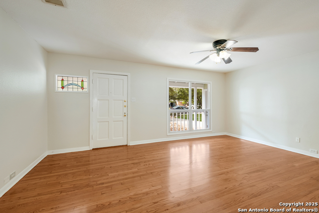 Image 12 of 34 For 147 Brees Blvd
