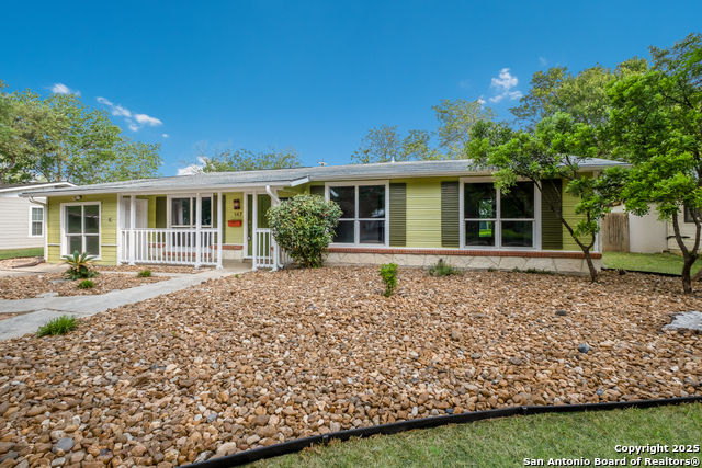 Image 4 of 34 For 147 Brees Blvd