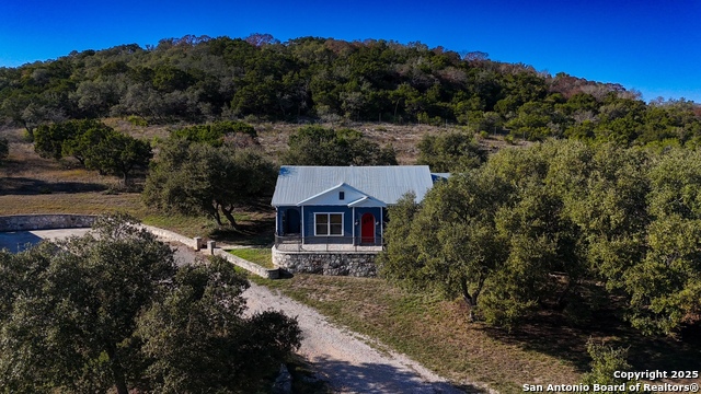 Listing photo id 1 for 7909 Heuermann