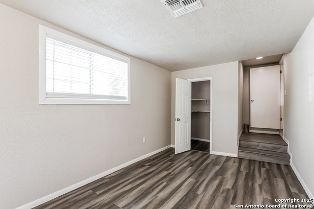 Image 11 of 21 For 607 Lovera  