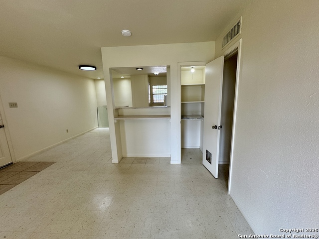 Image 10 of 25 For 6606 Southpoint St  1