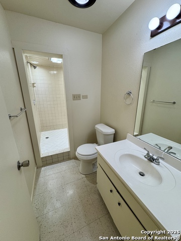 Image 16 of 25 For 6606 Southpoint St  1
