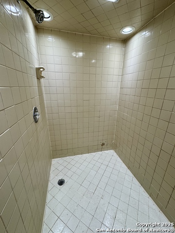 Image 17 of 25 For 6606 Southpoint St  1