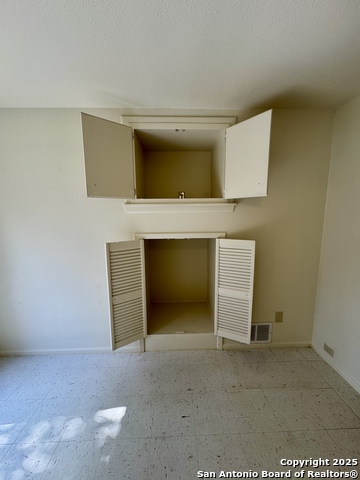 Image 20 of 25 For 6606 Southpoint St  1