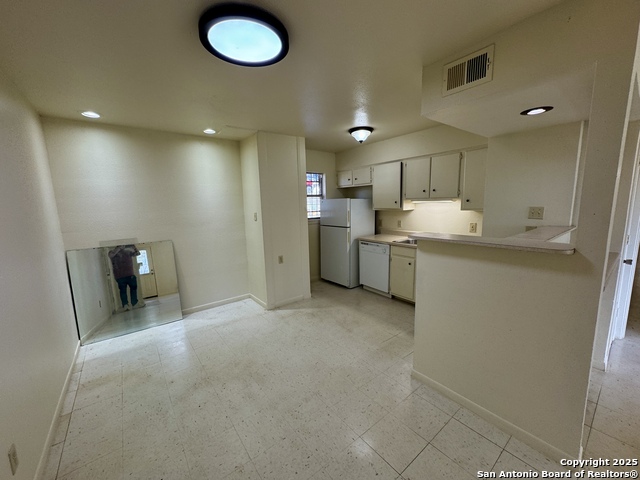 Image 5 of 25 For 6606 Southpoint St  1