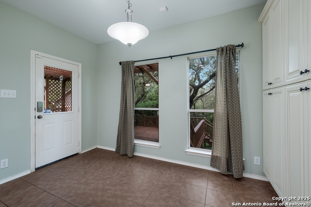 Image 12 of 29 For 327 Willow Grove Dr