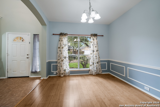 Image 4 of 29 For 327 Willow Grove Dr