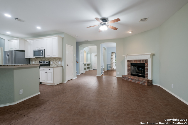 Image 8 of 29 For 327 Willow Grove Dr