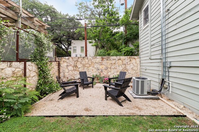 Image 33 of 48 For 131 East Mulberry Ave