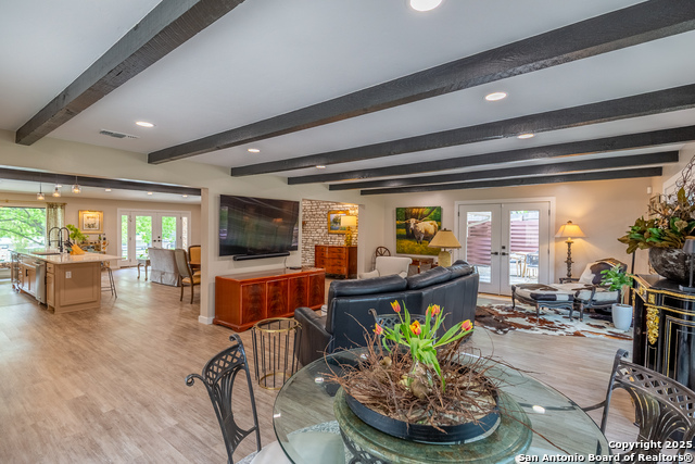 Listing photo id 9 for 122 West Ln  