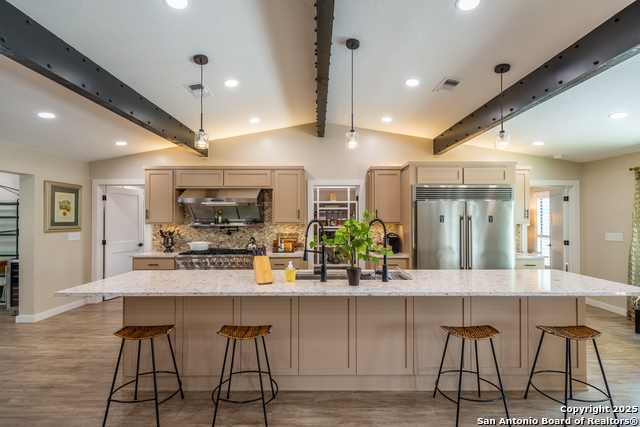 Listing photo id 10 for 122 West Ln  