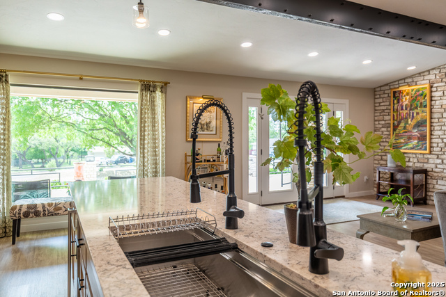 Listing photo id 14 for 122 West Ln  