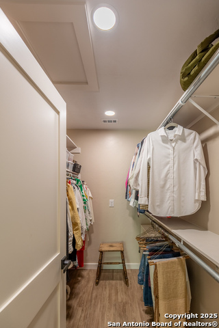 Listing photo id 18 for 122 West Ln  