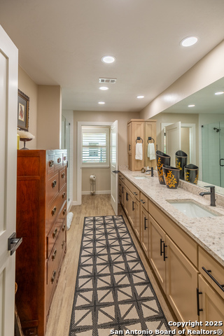 Listing photo id 19 for 122 West Ln  