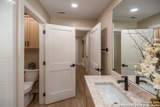 Listing photo id 21 for 122 West Ln  