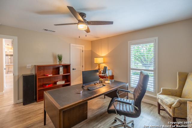 Listing photo id 22 for 122 West Ln  