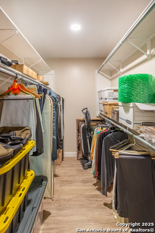 Listing photo id 23 for 122 West Ln  