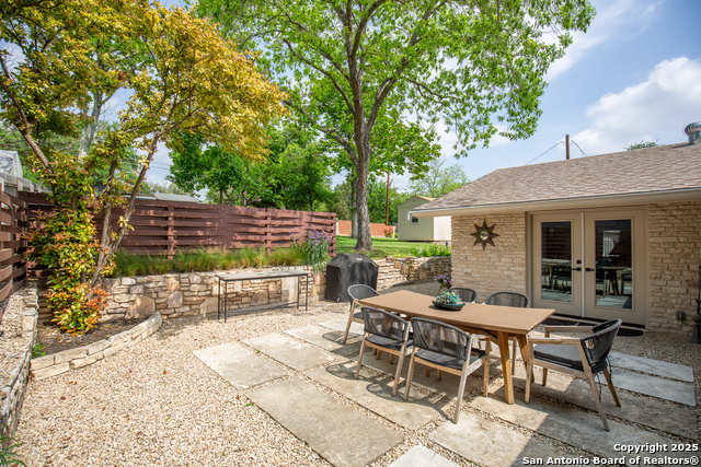 Listing photo id 25 for 122 West Ln  