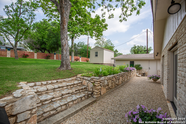 Listing photo id 30 for 122 West Ln  