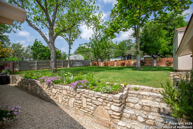 Listing photo id 32 for 122 West Ln  