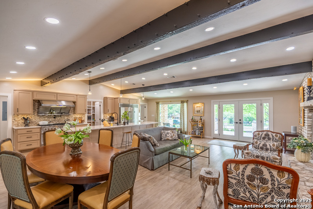 Listing photo id 6 for 122 West Ln  