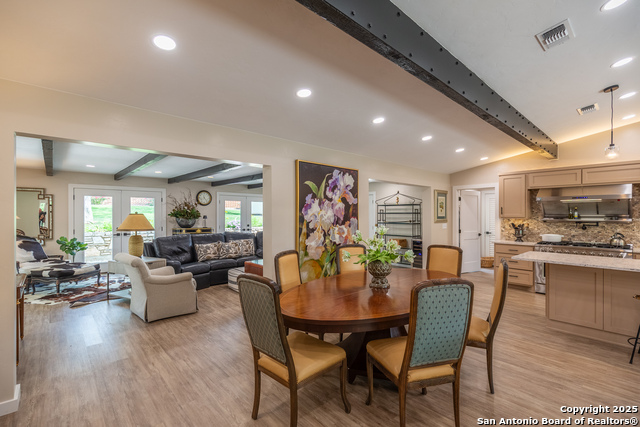 Listing photo id 7 for 122 West Ln  