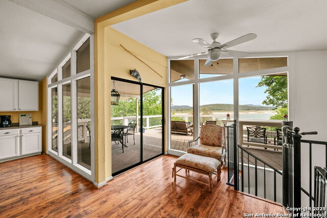Image 13 of 47 For 1074 Lakebreeze